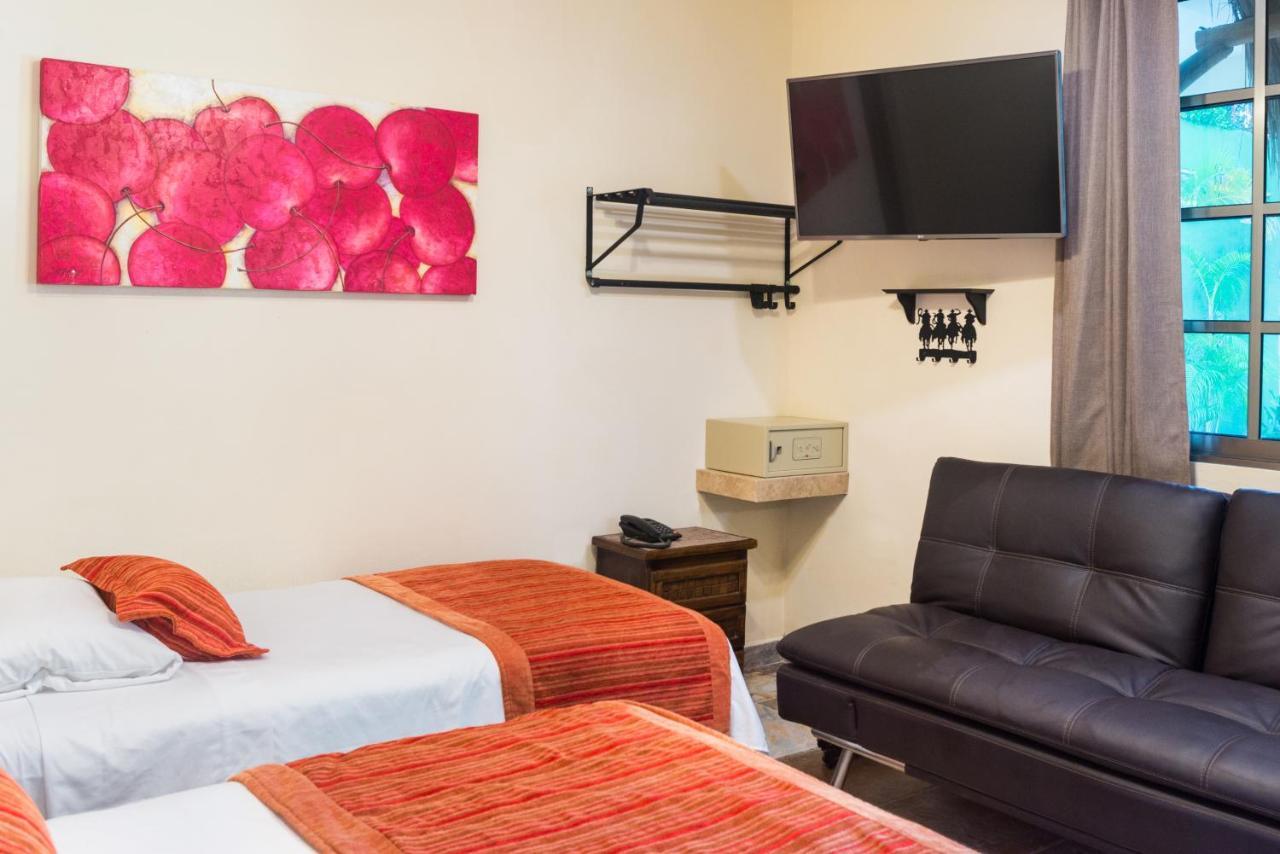 Alamos Inn Hotel Con Jacuzzi Y Piscina Канкун Екстериор снимка